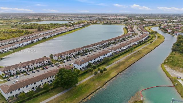 10009 SW 228th Ter ., Miami, FL 33190