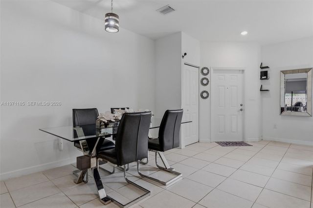 10009 SW 228th Ter ., Miami, FL 33190