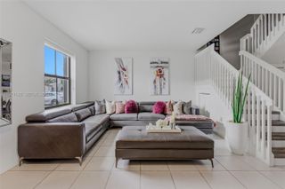 10009 SW 228th Ter ., Miami, FL 33190