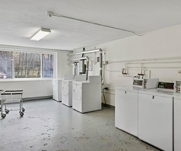 205 Kent St 35, Brookline, MA 02445