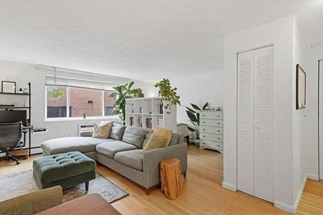 205 Kent St 35, Brookline, MA 02445