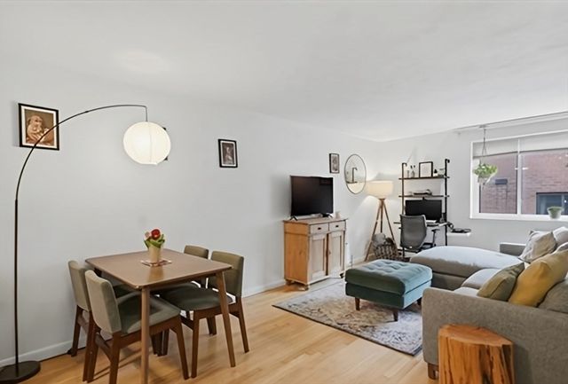 205 Kent St 35, Brookline, MA 02445