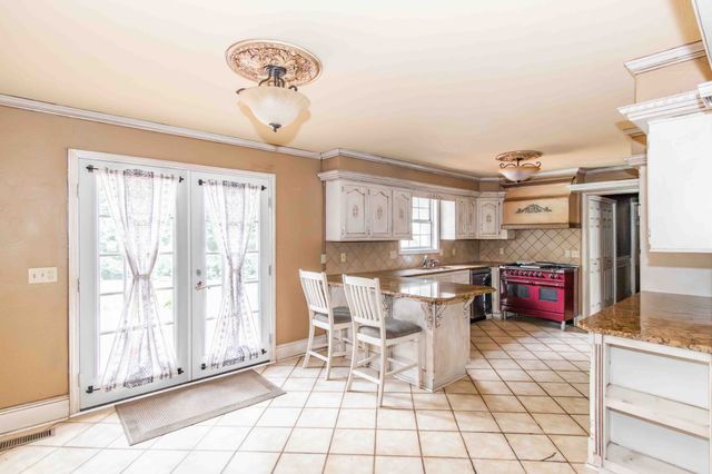 133 Baldridge Dr, Cottontown, TN 37048