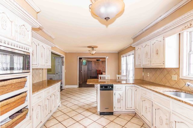 133 Baldridge Dr, Cottontown, TN 37048