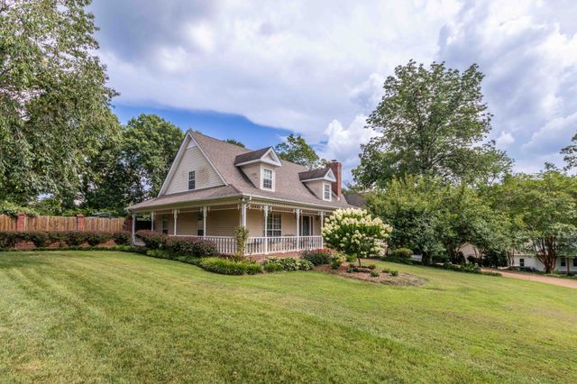 133 Baldridge Dr, Cottontown, TN 37048