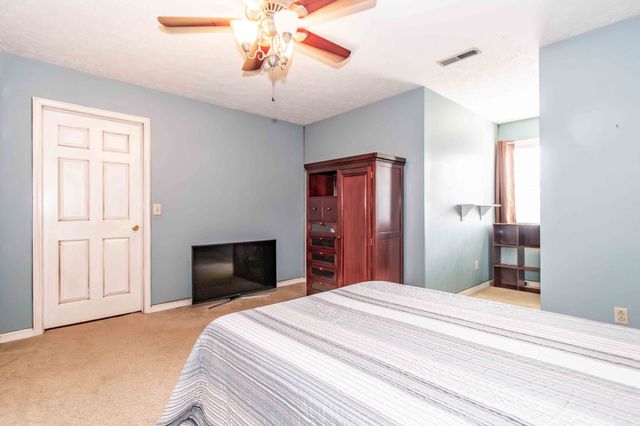 133 Baldridge Dr, Cottontown, TN 37048