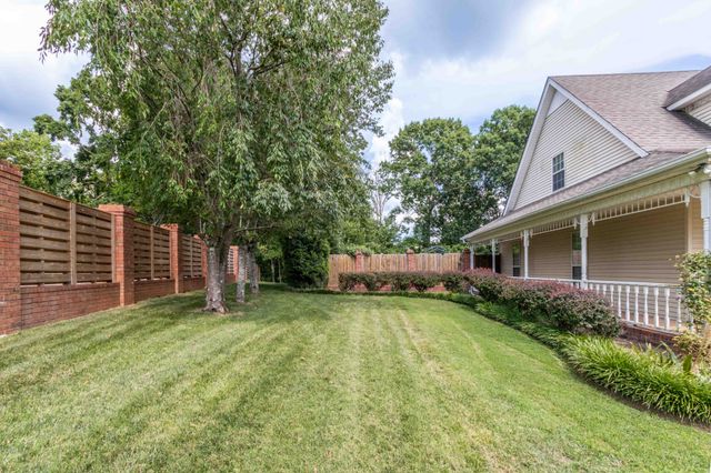 133 Baldridge Dr, Cottontown, TN 37048