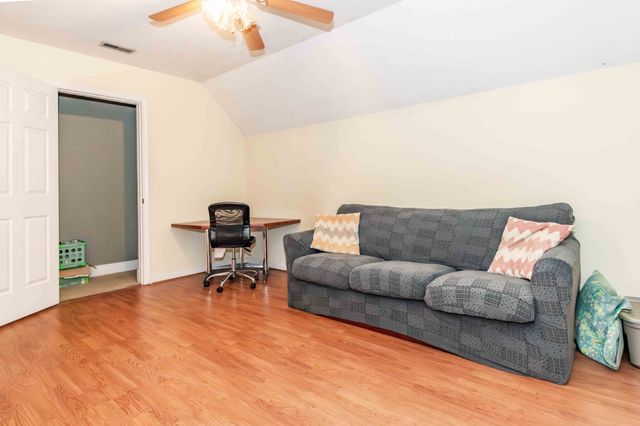 133 Baldridge Dr, Cottontown, TN 37048