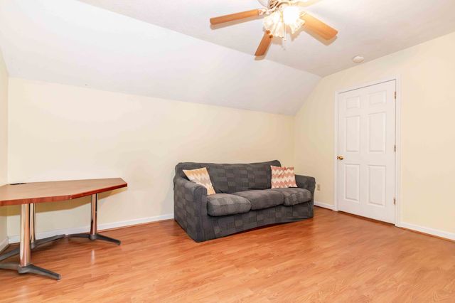 133 Baldridge Dr, Cottontown, TN 37048
