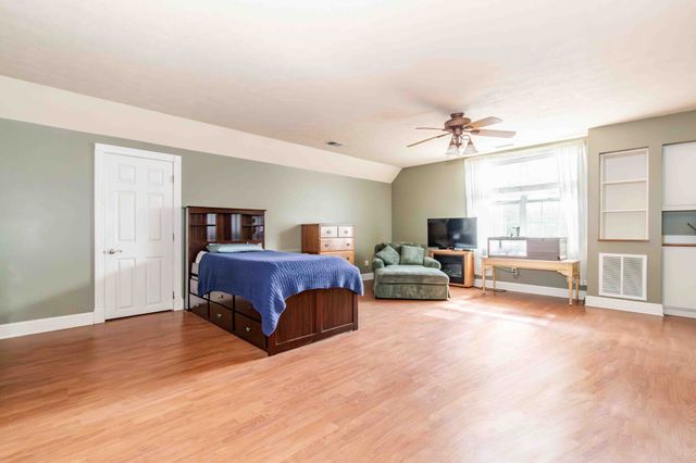 133 Baldridge Dr, Cottontown, TN 37048