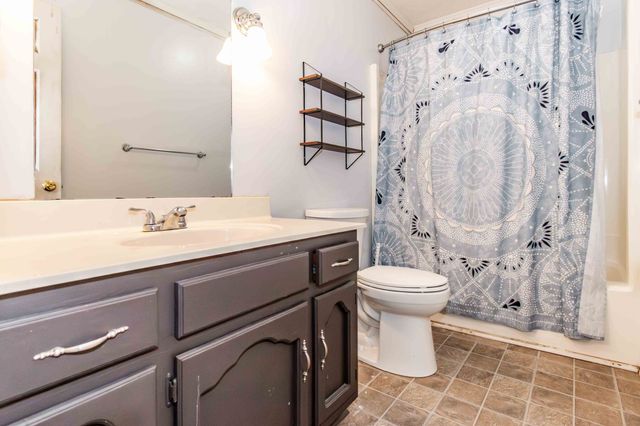133 Baldridge Dr, Cottontown, TN 37048