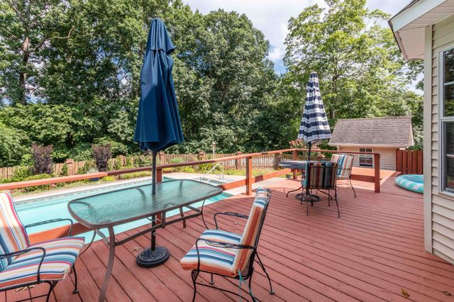 133 Baldridge Dr, Cottontown, TN 37048