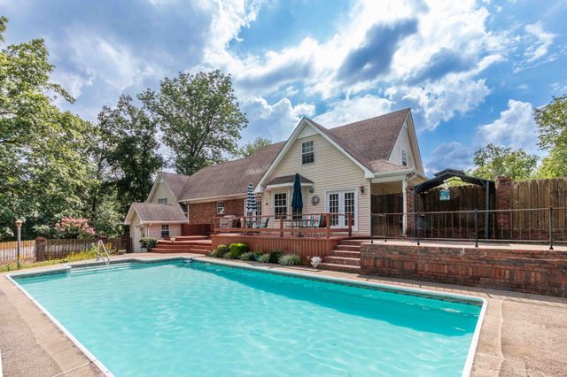 133 Baldridge Dr, Cottontown, TN 37048