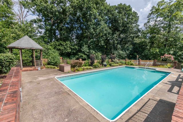 133 Baldridge Dr, Cottontown, TN 37048