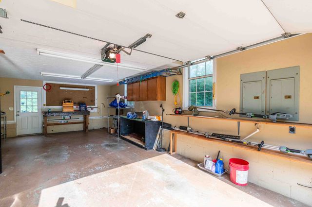 133 Baldridge Dr, Cottontown, TN 37048