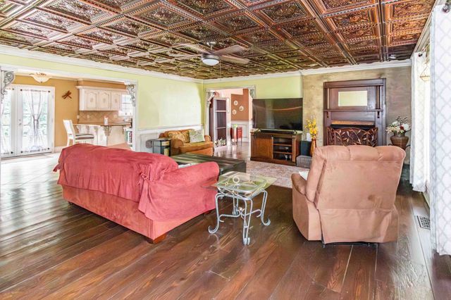 133 Baldridge Dr, Cottontown, TN 37048