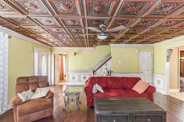 133 Baldridge Dr, Cottontown, TN 37048