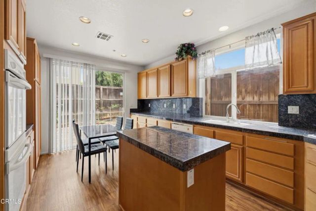 799 Saratoga Avenue, Ventura, CA 93003
