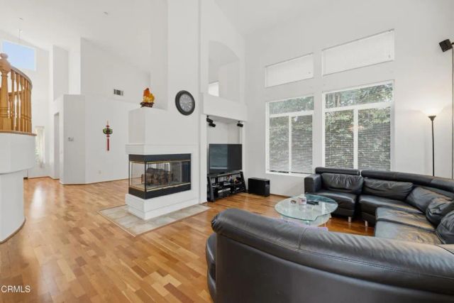 799 Saratoga Avenue, Ventura, CA 93003