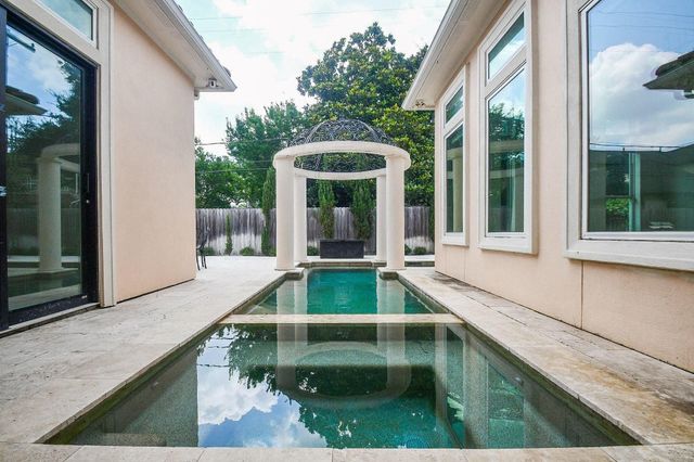 422 Mignon Lane, Houston, TX 77024
