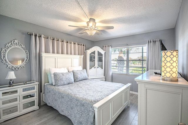 15 Dorset A, Boca Raton, FL 33434