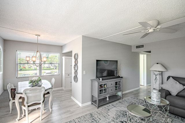 15 Dorset A, Boca Raton, FL 33434