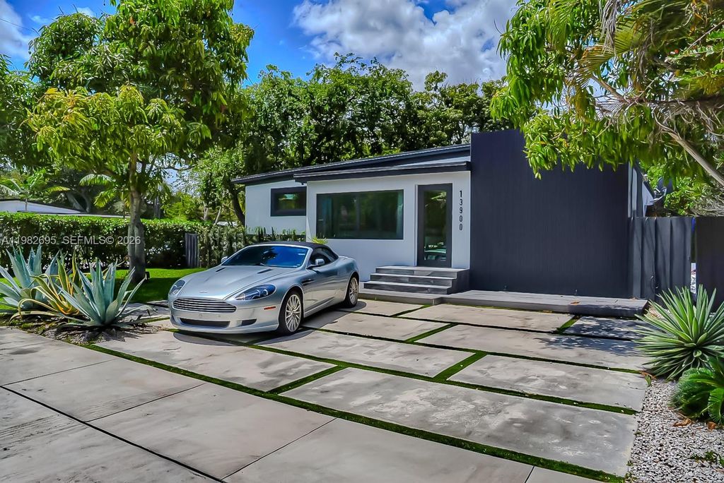 13900 NE 16th Court, North Miami, FL 33181