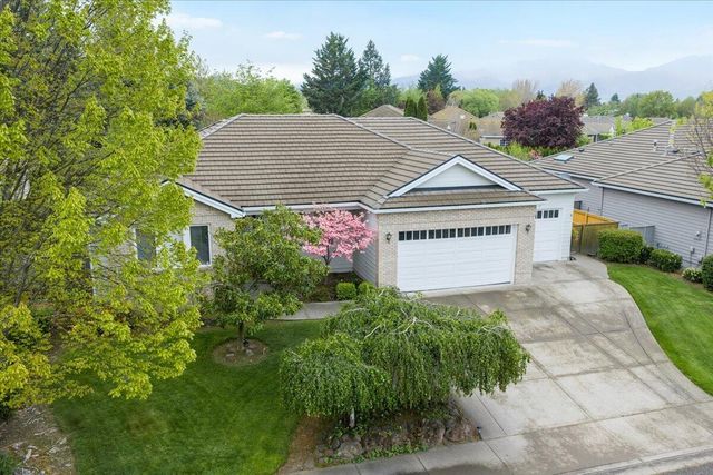 747 Eastridge Drive, Medford, OR 97504
