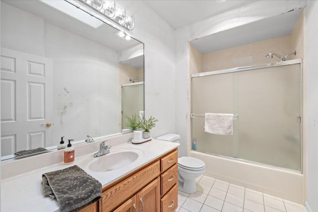 747 Eastridge Drive, Medford, OR 97504