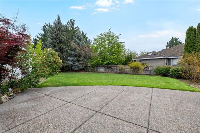 747 Eastridge Drive, Medford, OR 97504