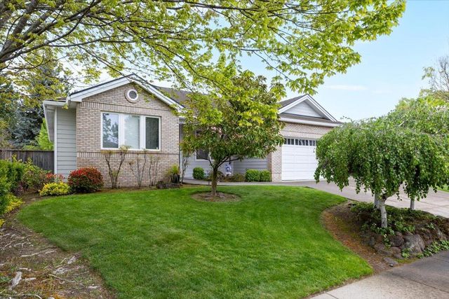 747 Eastridge Drive, Medford, OR 97504