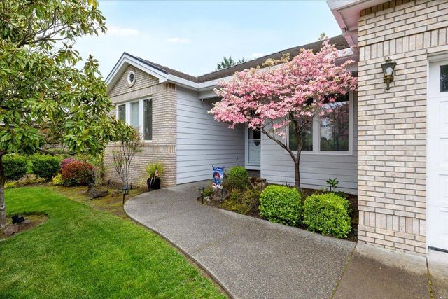 747 Eastridge Drive, Medford, OR 97504