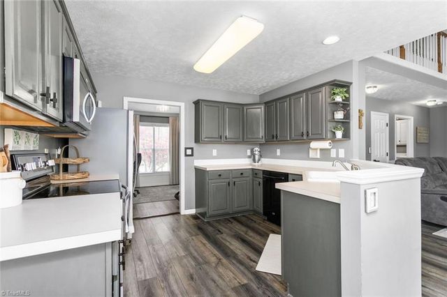 108 Brightleaf Court, Archdale, NC 27263