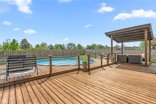 108 Brightleaf Court, Archdale, NC 27263
