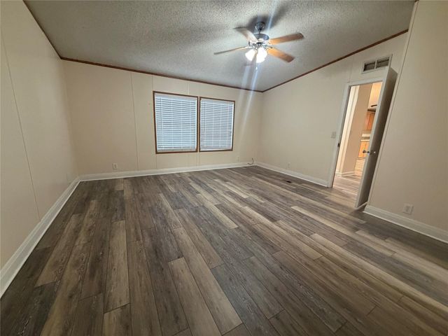 138 Maegan LN, Cedar Creek, TX 78612