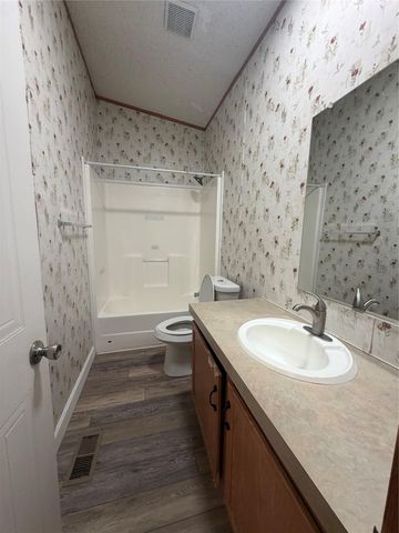 138 Maegan LN, Cedar Creek, TX 78612