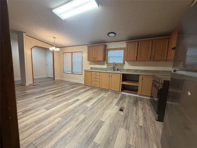 138 Maegan LN, Cedar Creek, TX 78612