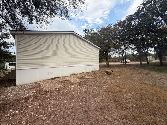 138 Maegan LN, Cedar Creek, TX 78612