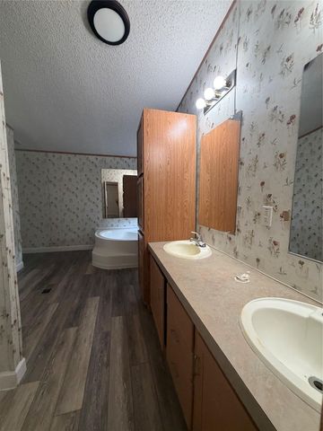 138 Maegan LN, Cedar Creek, TX 78612