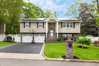 275 Avenue B, Ronkonkoma, NY 11779