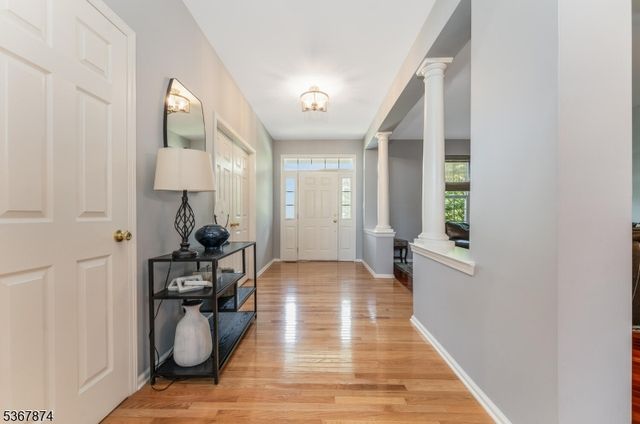 42 Pony Lane, Raritan Twp., NJ 08822
