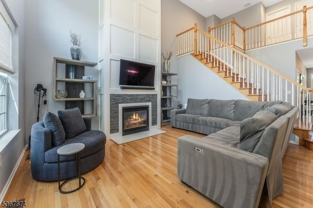 42 Pony Lane, Raritan Twp., NJ 08822
