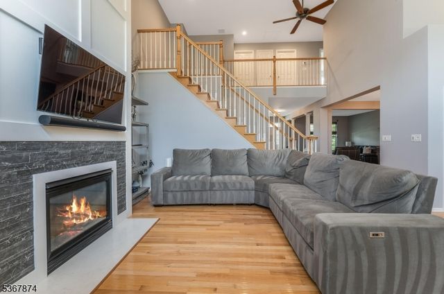42 Pony Lane, Raritan Twp., NJ 08822