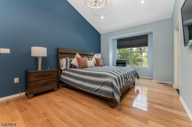 42 Pony Lane, Raritan Twp., NJ 08822