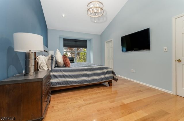 42 Pony Lane, Raritan Twp., NJ 08822