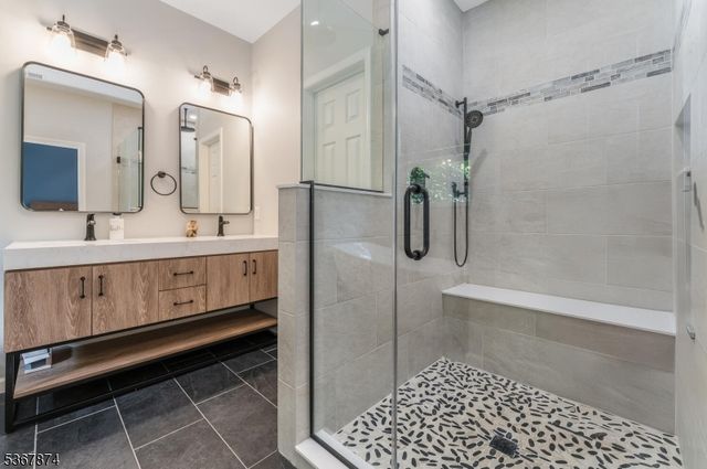 42 Pony Lane, Raritan Twp., NJ 08822