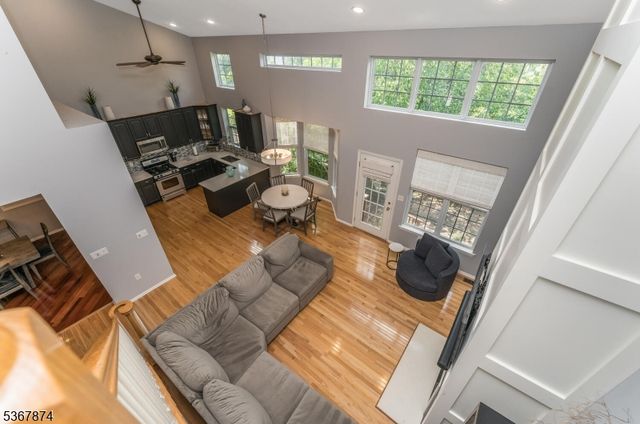 42 Pony Lane, Raritan Twp., NJ 08822