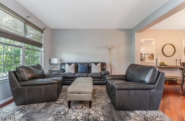 42 Pony Lane, Raritan Twp., NJ 08822