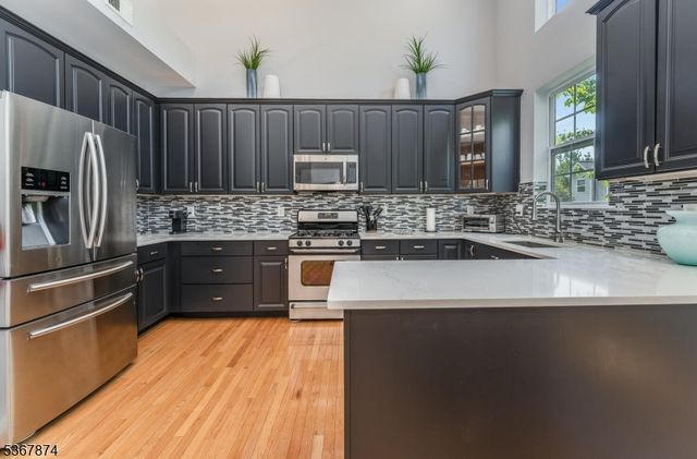 42 Pony Lane, Raritan Twp., NJ 08822
