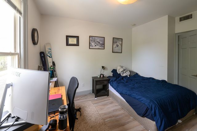 54 Mechanic Street 2nd floor, New Haven, CT 06511